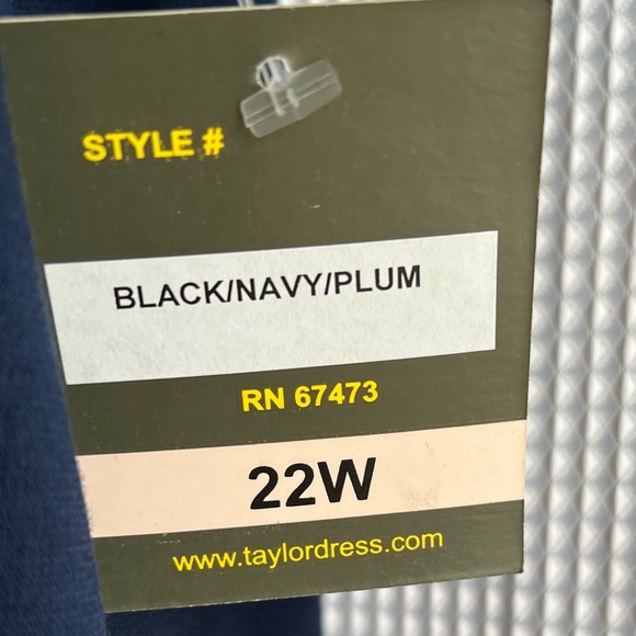 Taylor Woman / Knit Colorblock Sheath Dress / Size 22W / NWT - Picture 9 of 9